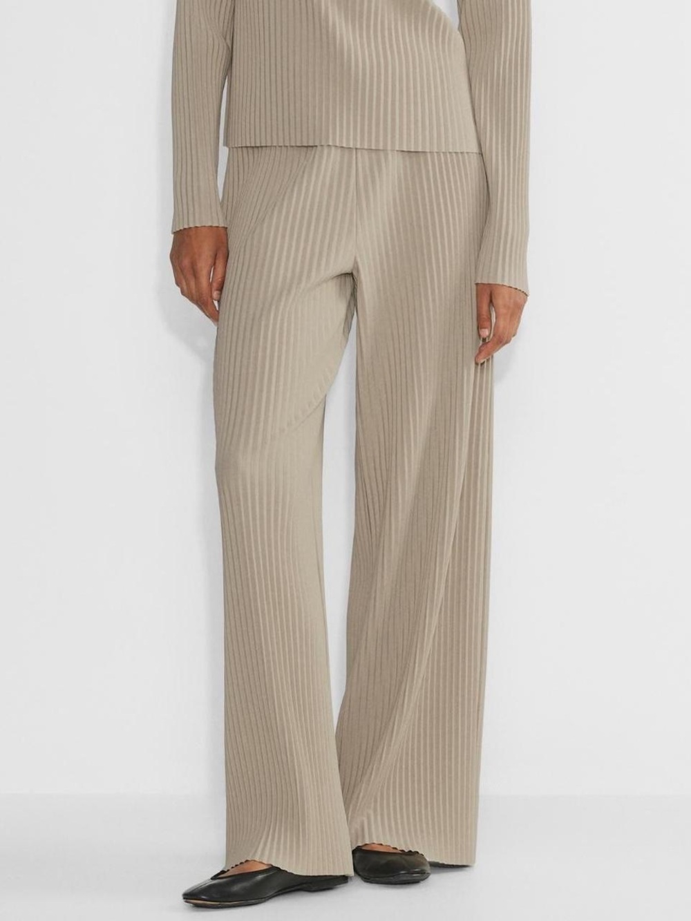 Babaton Aritiza Skilled Plisse Pant XL in Pearl NWT
